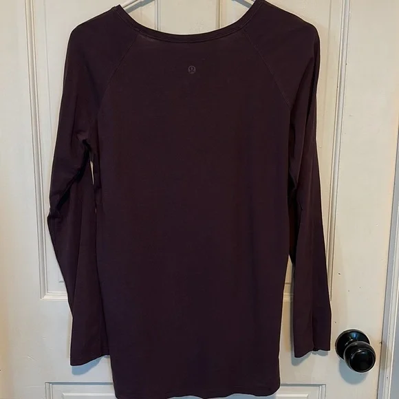 Lululemon long sleeve shirt - Picture 5 of 11